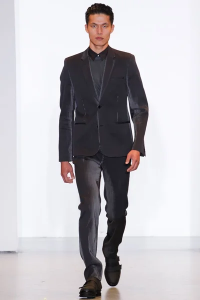 Look 32